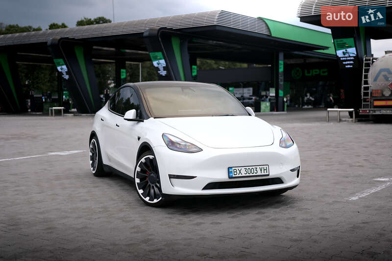 Внедорожник / Кроссовер Tesla Model Y 2023 в 