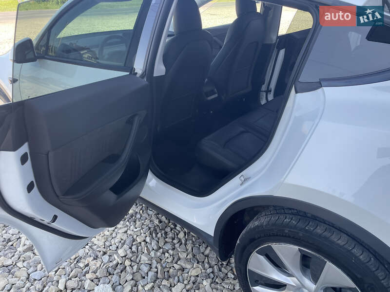 Позашляховик / Кросовер Tesla Model Y 2021 в Тернополі