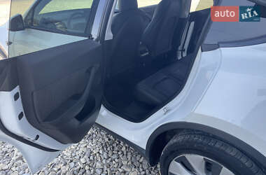 Внедорожник / Кроссовер Tesla Model Y 2021 в 