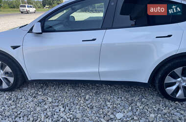 Внедорожник / Кроссовер Tesla Model Y 2021 в 