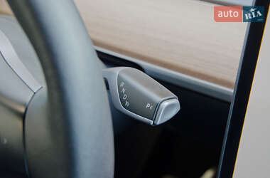 Внедорожник / Кроссовер Tesla Model Y 2022 в 
