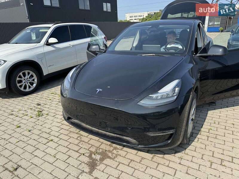 Внедорожник / Кроссовер Tesla Model Y 2023 в 