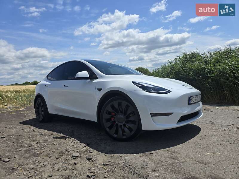 Внедорожник / Кроссовер Tesla Model Y 2023 в Львове
