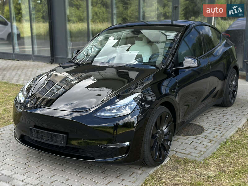 Tesla Model Y 2023