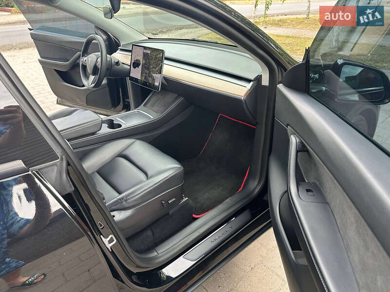 Позашляховик / Кросовер Tesla Model Y 2021 в Дніпрі