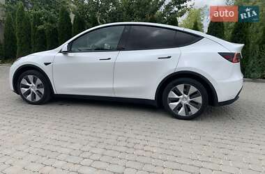 Внедорожник / Кроссовер Tesla Model Y 2021 в 