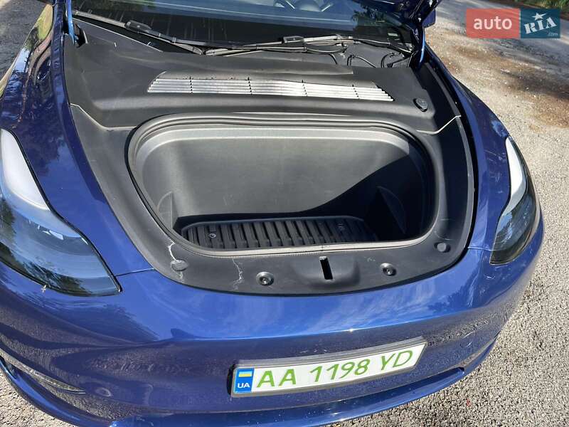 Внедорожник / Кроссовер Tesla Model Y 2023 в Киеве