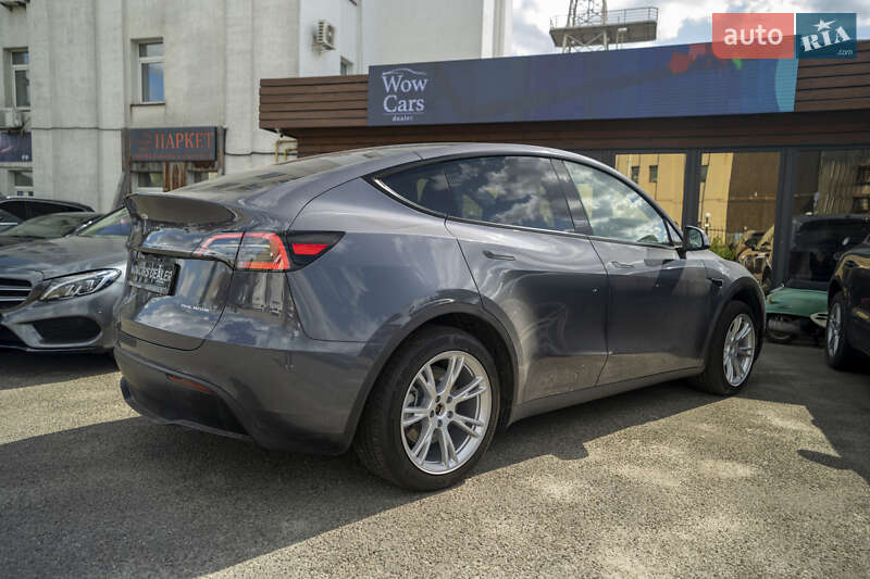 Внедорожник / Кроссовер Tesla Model Y 2023 в Киеве