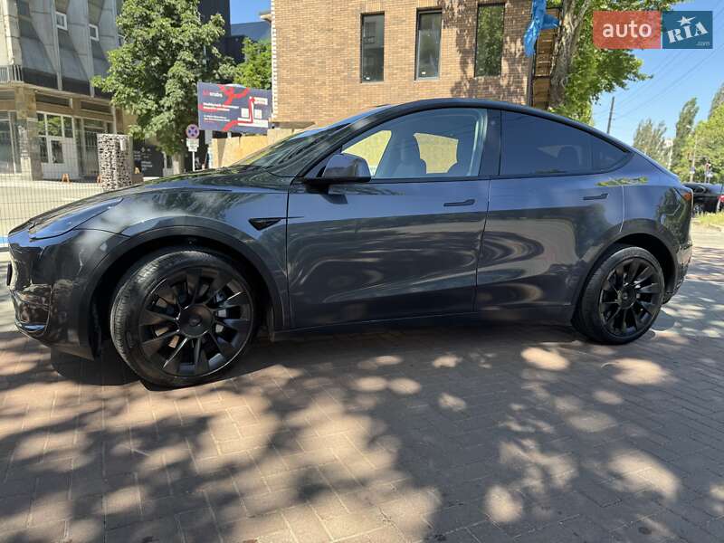 Позашляховик / Кросовер Tesla Model Y 2022 в Івано-Франківську