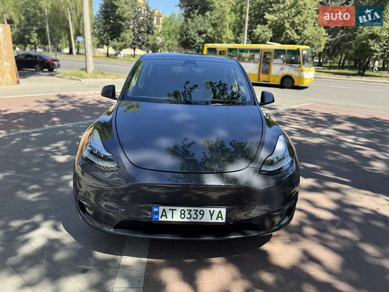 Позашляховик / Кросовер Tesla Model Y 2022 в Івано-Франківську