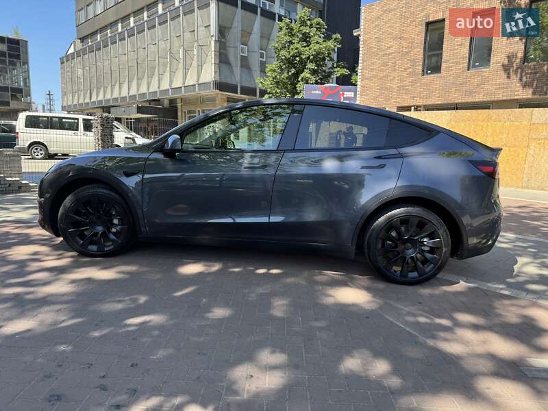 Позашляховик / Кросовер Tesla Model Y 2022 в Івано-Франківську