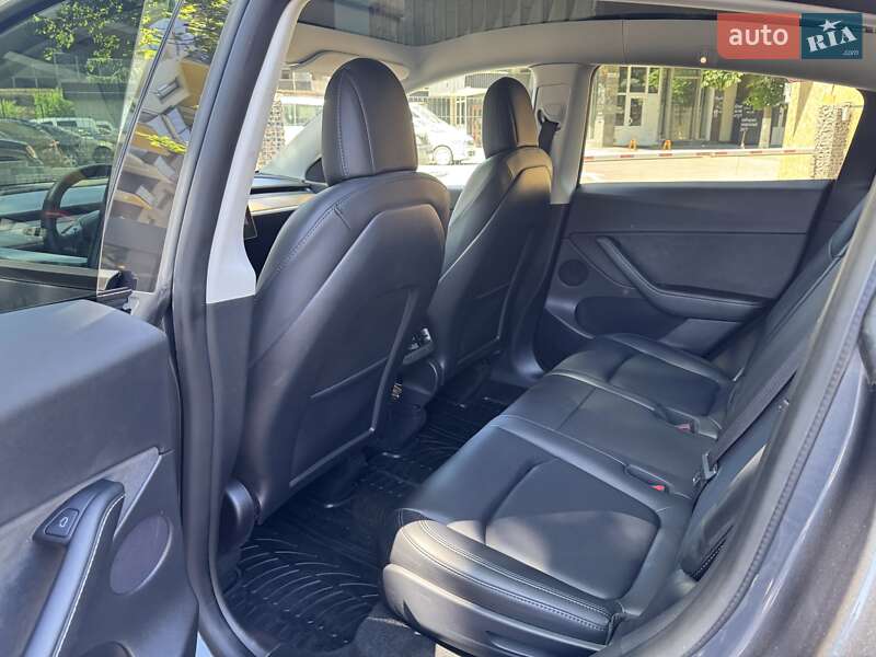 Позашляховик / Кросовер Tesla Model Y 2022 в Івано-Франківську
