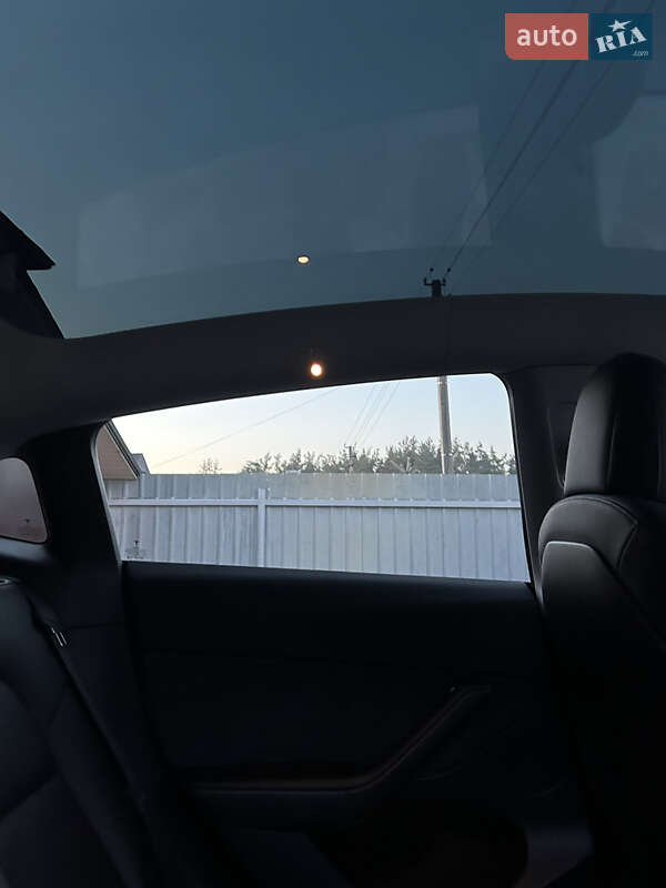 Позашляховик / Кросовер Tesla Model Y 2022 в Києві