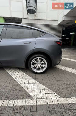 Позашляховик / Кросовер Tesla Model Y 2023 в 