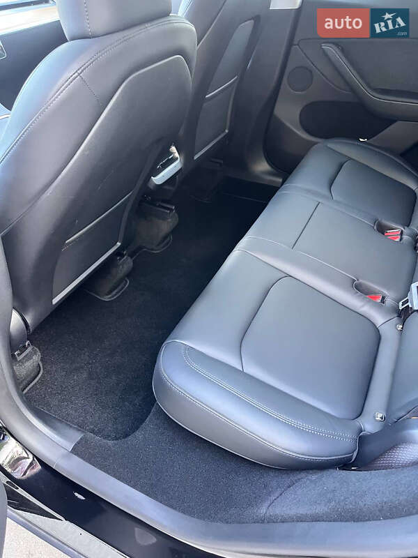 Позашляховик / Кросовер Tesla Model Y 2023 в Києві