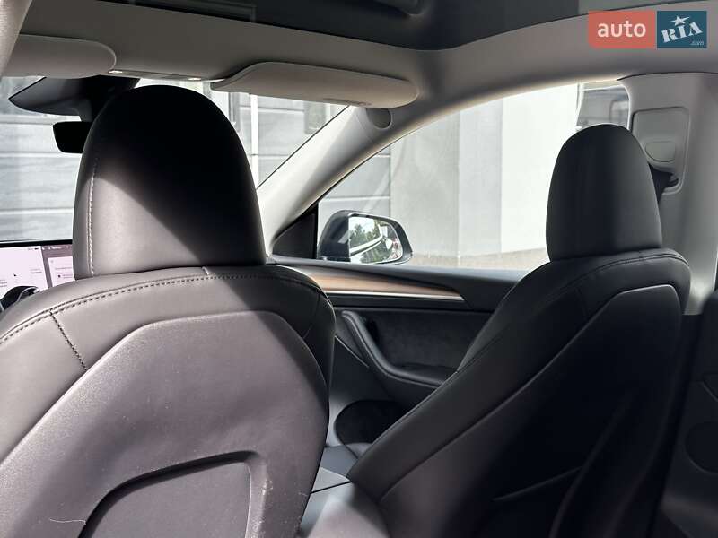 Внедорожник / Кроссовер Tesla Model Y 2024 в Киеве