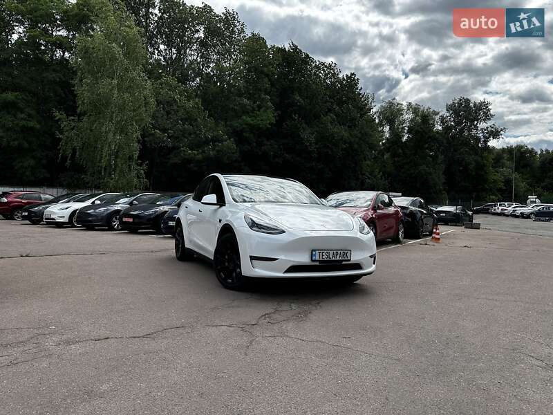Tesla Model Y 2023