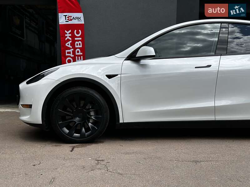 Внедорожник / Кроссовер Tesla Model Y 2023 в Киеве
