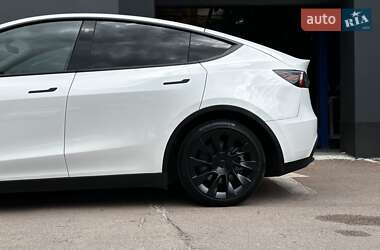 Внедорожник / Кроссовер Tesla Model Y 2023 в 