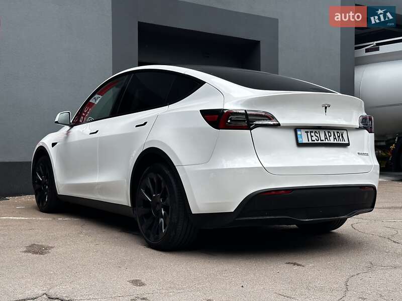 Внедорожник / Кроссовер Tesla Model Y 2023 в Киеве