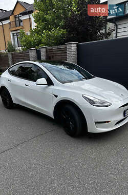 Позашляховик / Кросовер Tesla Model Y 2021 в 