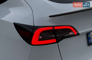 Внедорожник / Кроссовер Tesla Model Y 2023 в 