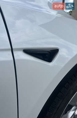 Внедорожник / Кроссовер Tesla Model Y 2021 в 