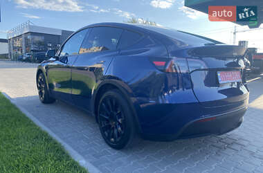 Позашляховик / Кросовер Tesla Model Y 2024 в 