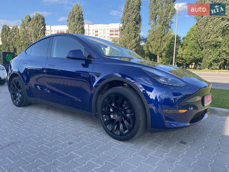 Внедорожник / Кроссовер Tesla Model Y 2024 в Киеве