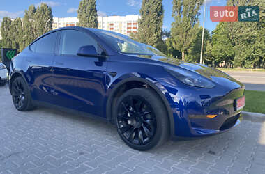 Позашляховик / Кросовер Tesla Model Y 2024 в 