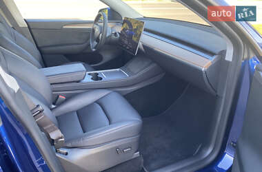 Позашляховик / Кросовер Tesla Model Y 2024 в 