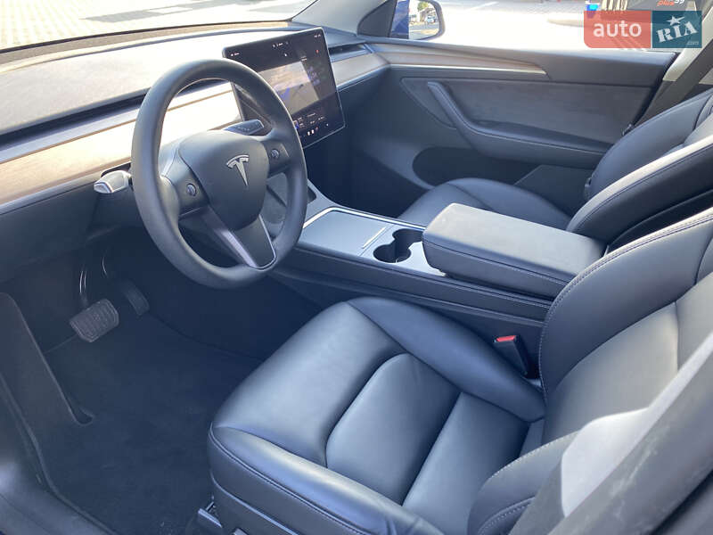 Внедорожник / Кроссовер Tesla Model Y 2024 в Киеве