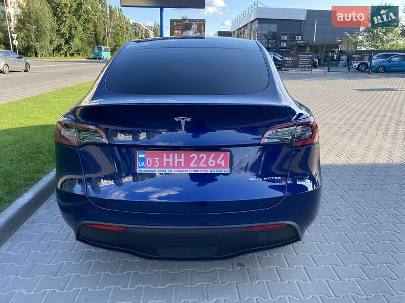 Внедорожник / Кроссовер Tesla Model Y 2024 в Киеве