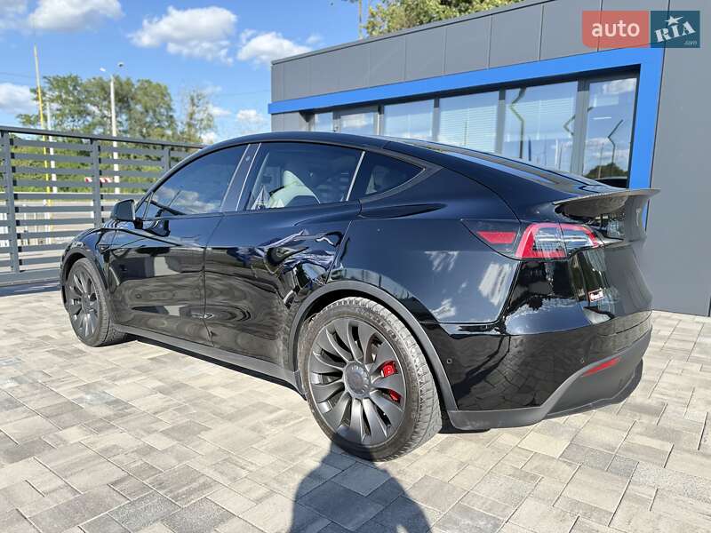 Внедорожник / Кроссовер Tesla Model Y 2021 в Ровно