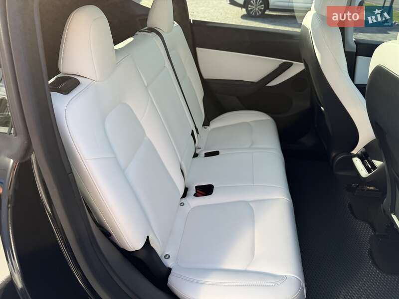 Внедорожник / Кроссовер Tesla Model Y 2021 в Ровно