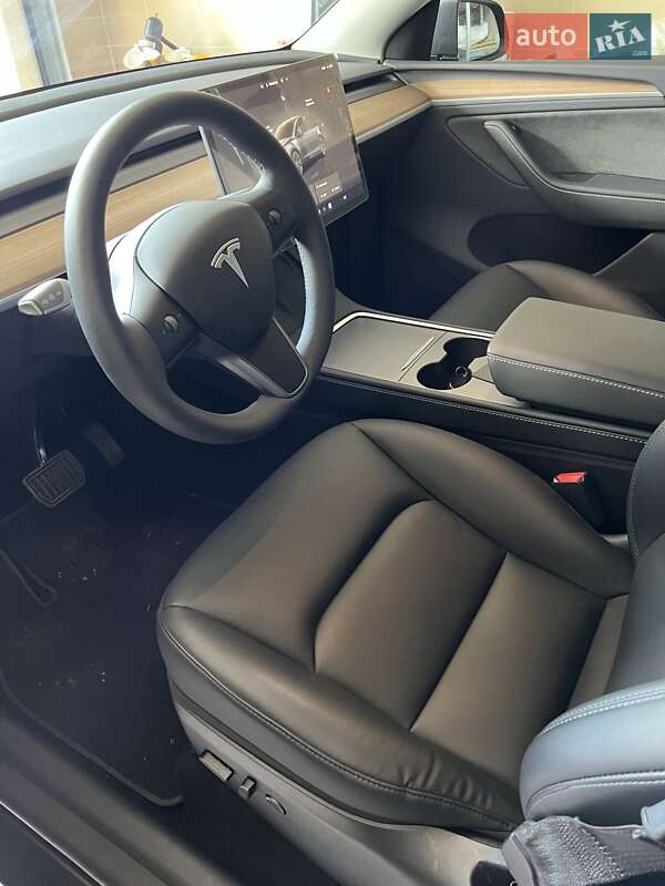 Позашляховик / Кросовер Tesla Model Y 2024 в Києві