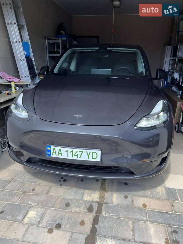 Позашляховик / Кросовер Tesla Model Y 2024 в Києві