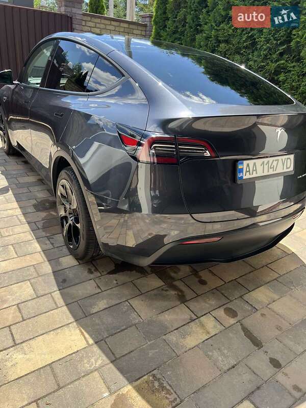 Позашляховик / Кросовер Tesla Model Y 2024 в Києві