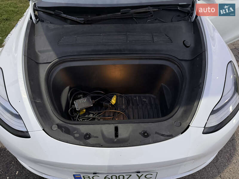 Позашляховик / Кросовер Tesla Model Y 2021 в Львові