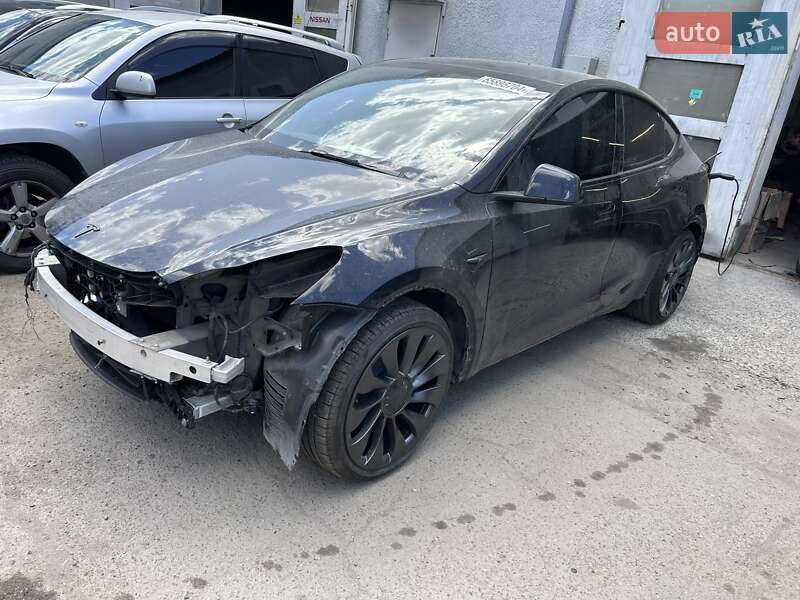 Tesla Model Y 2023