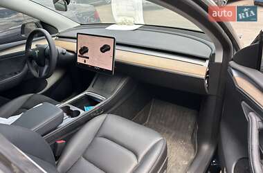 Позашляховик / Кросовер Tesla Model Y 2023 в 