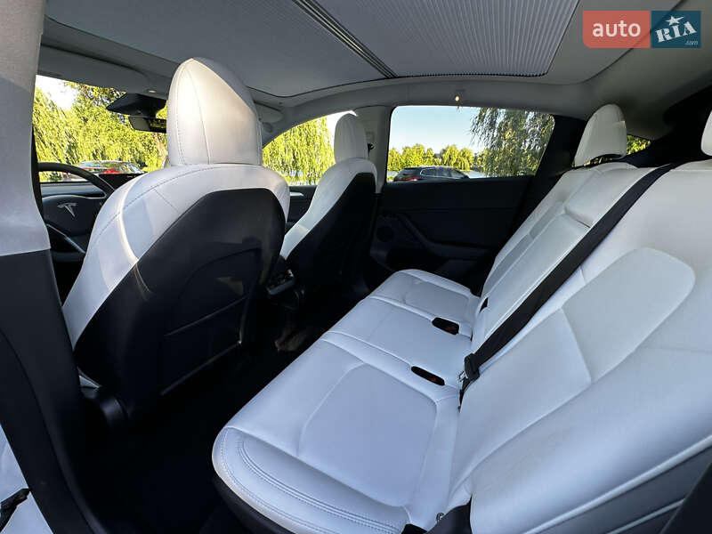 Позашляховик / Кросовер Tesla Model Y 2022 в Рівному