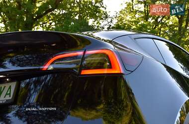 Внедорожник / Кроссовер Tesla Model Y 2021 в 