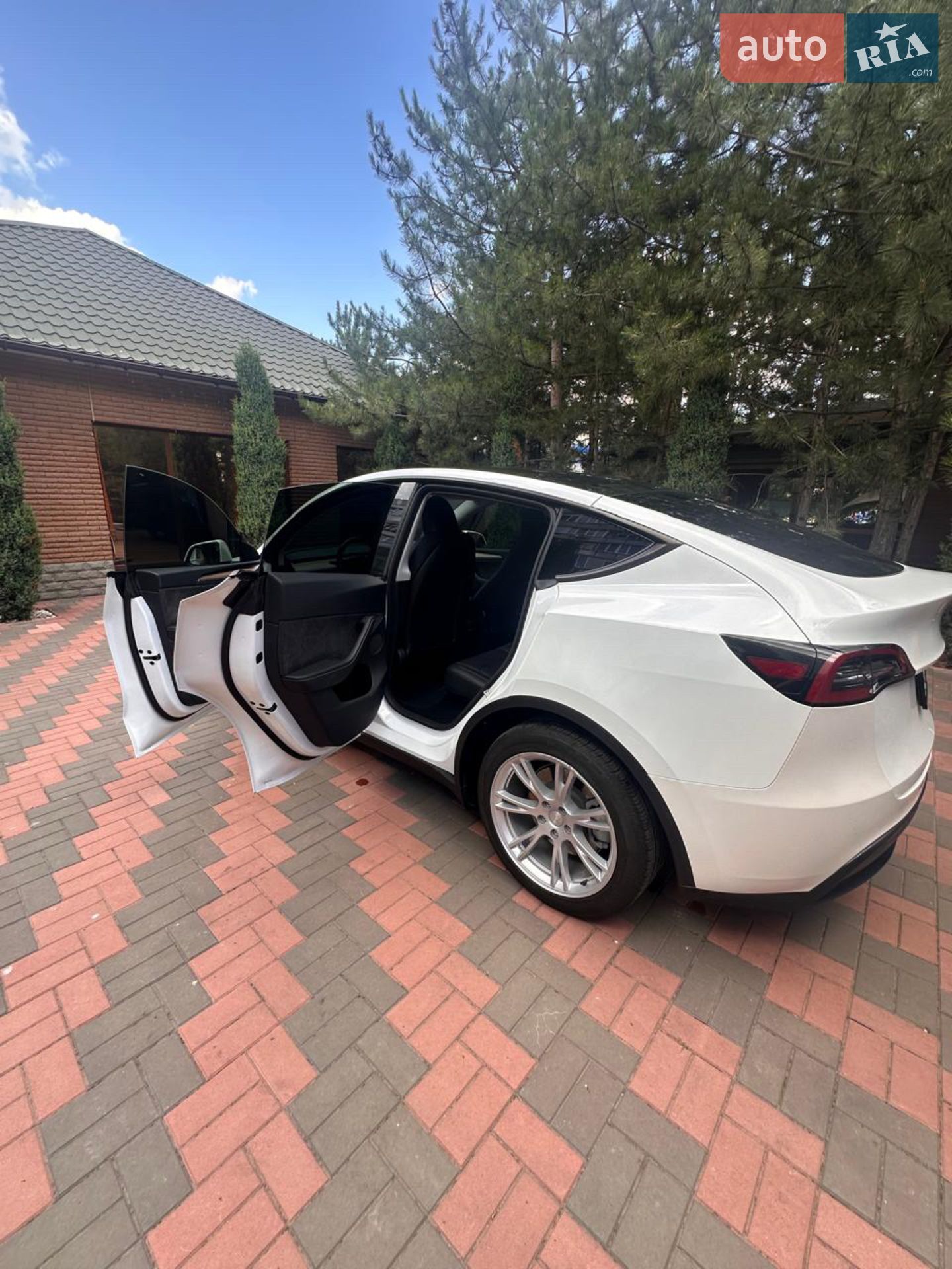 2023 Tesla Model Y - мініатюра 8