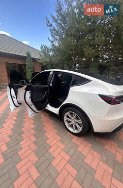 Внедорожник / Кроссовер Tesla Model Y 2023 в 