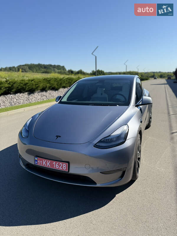 Внедорожник / Кроссовер Tesla Model Y 2024 в Киеве