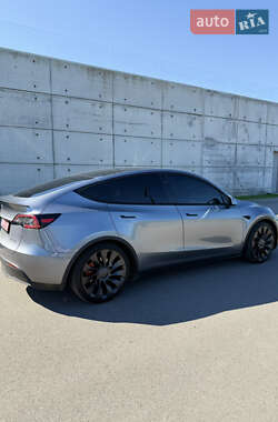 Внедорожник / Кроссовер Tesla Model Y 2024 в 