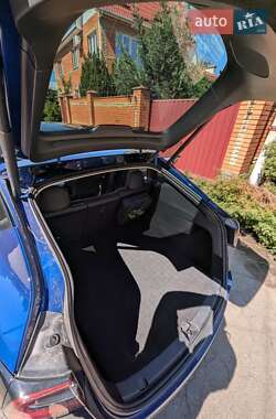 Внедорожник / Кроссовер Tesla Model Y 2021 в 