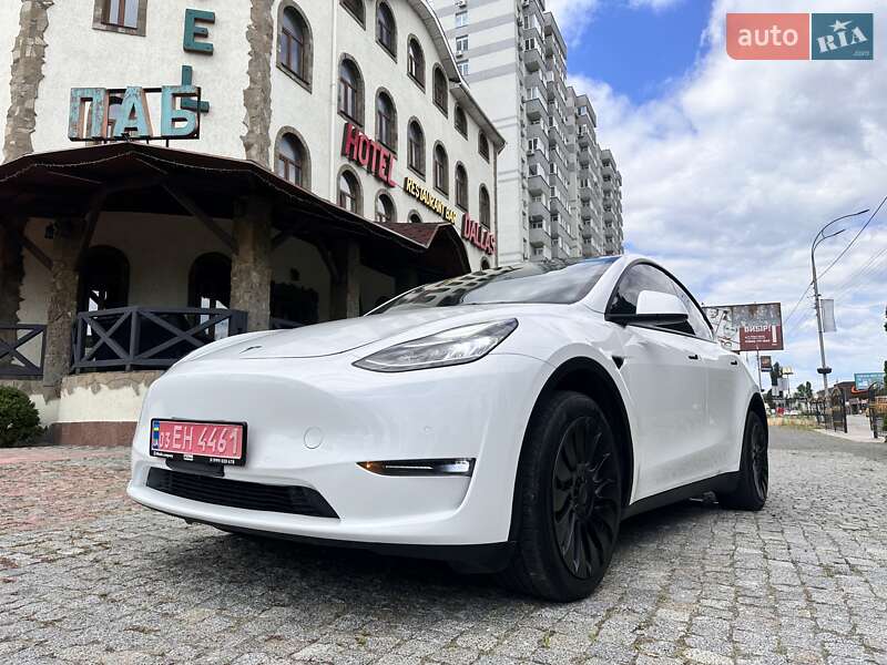 Внедорожник / Кроссовер Tesla Model Y 2021 в Киеве