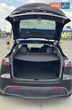 Внедорожник / Кроссовер Tesla Model Y 2024 в 